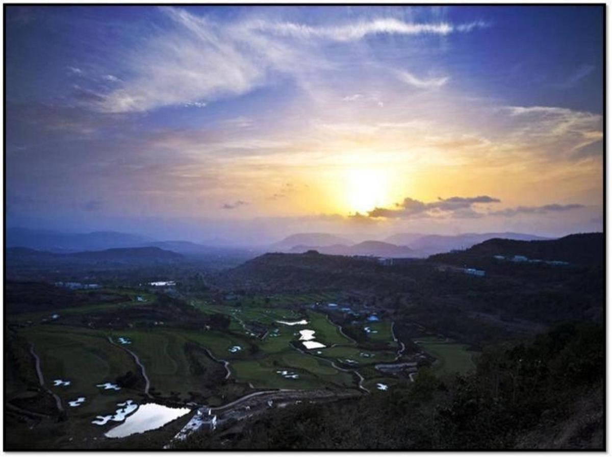 Oxford Golf Resort Pirangut Exterior photo
