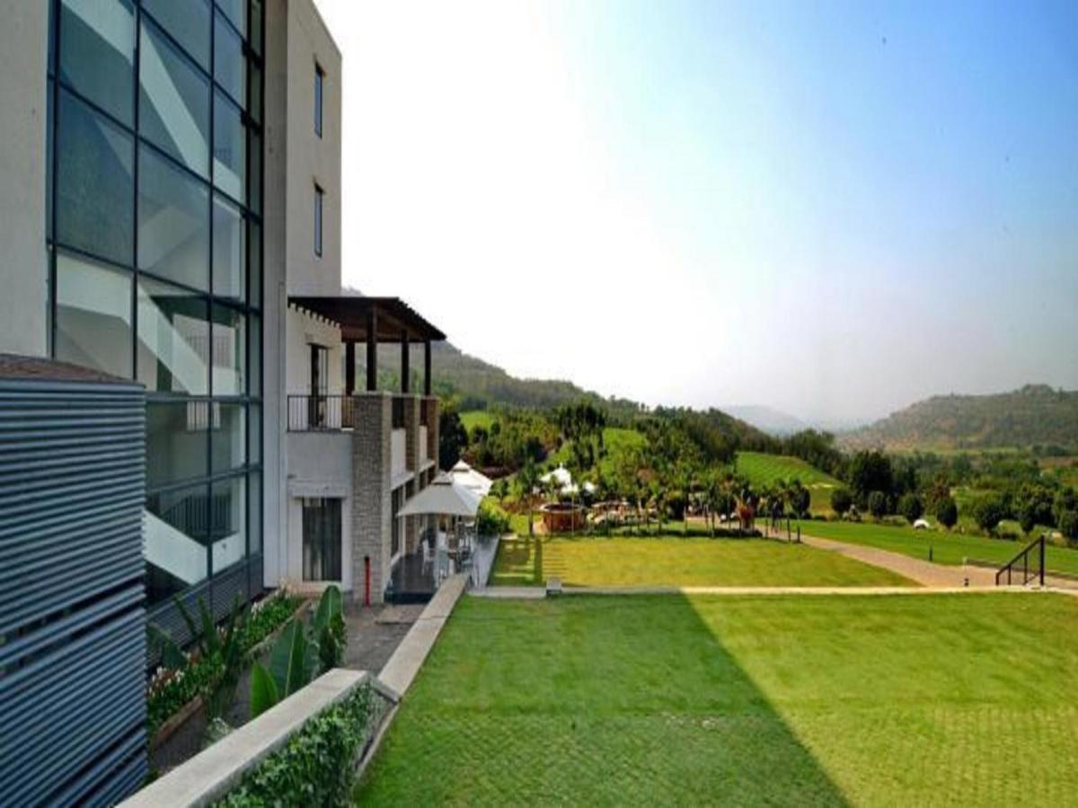 Oxford Golf Resort Pirangut Exterior photo