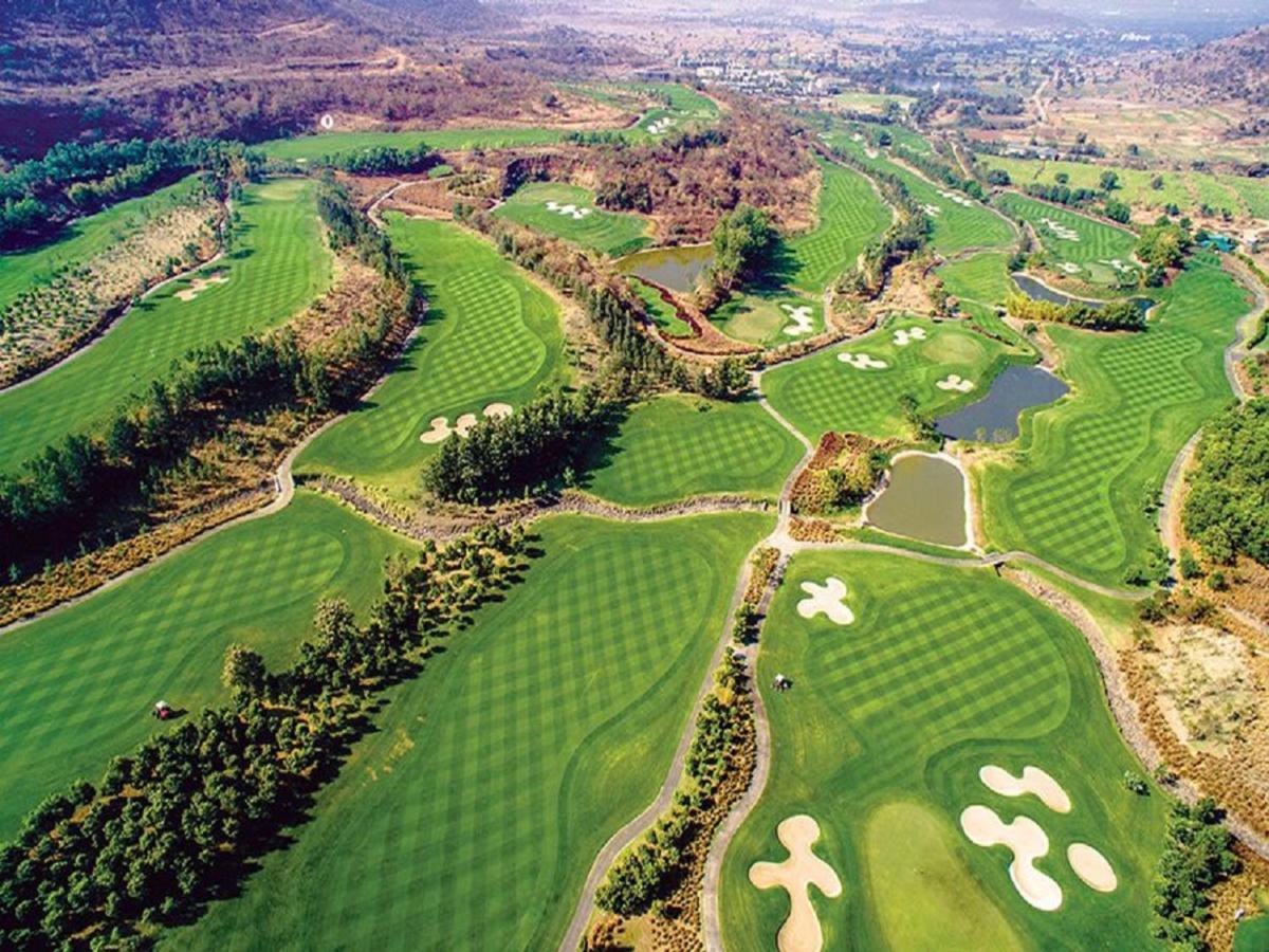 Oxford Golf Resort Pirangut Exterior photo