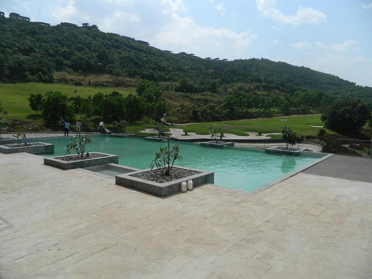 Oxford Golf Resort Pirangut Exterior photo